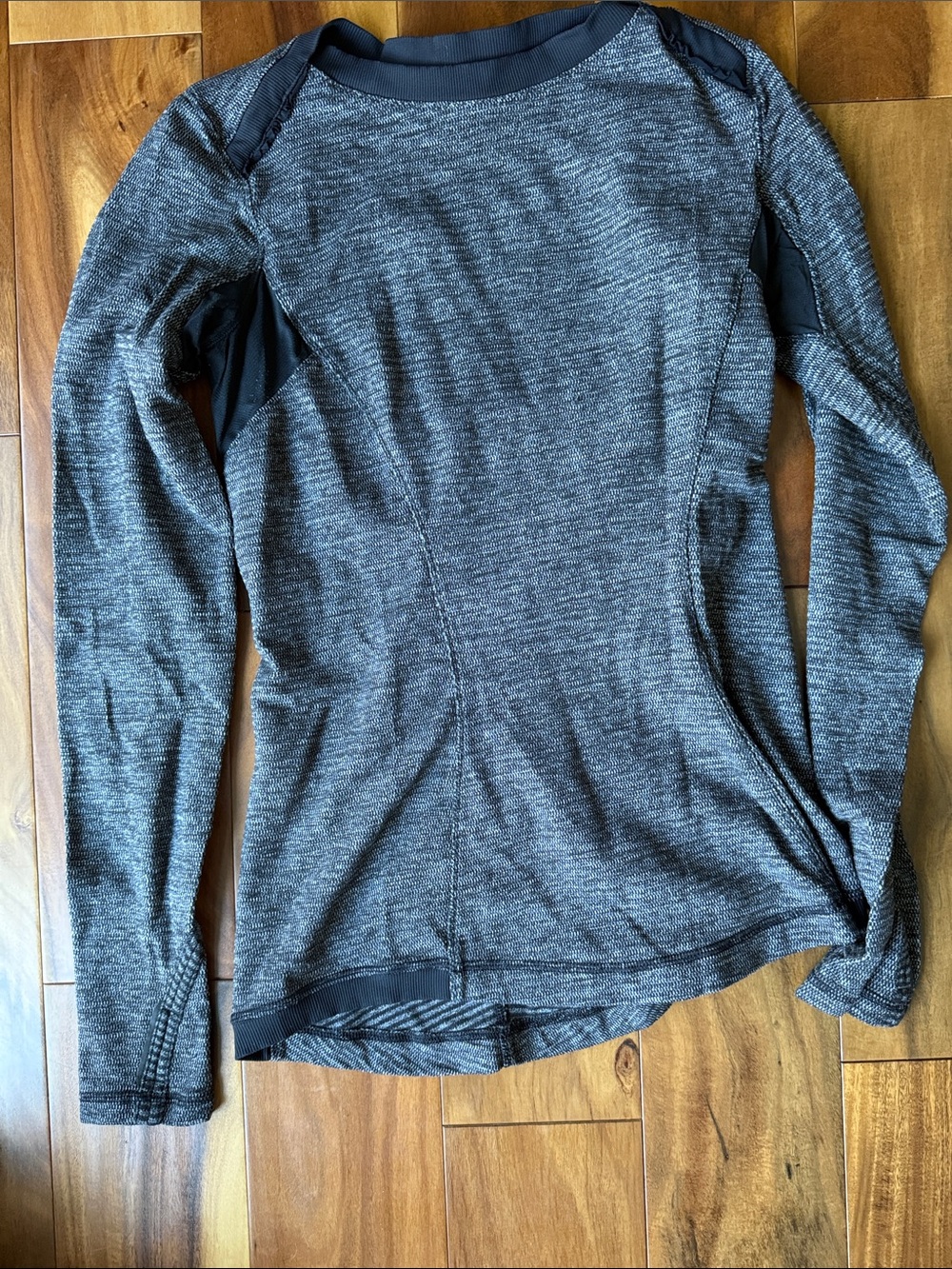 Lululemon Gray Long-Sleeve Seam Detail Women's Top